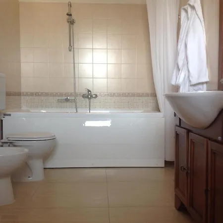 Immaculate Large House With Panoramic Views Casarano